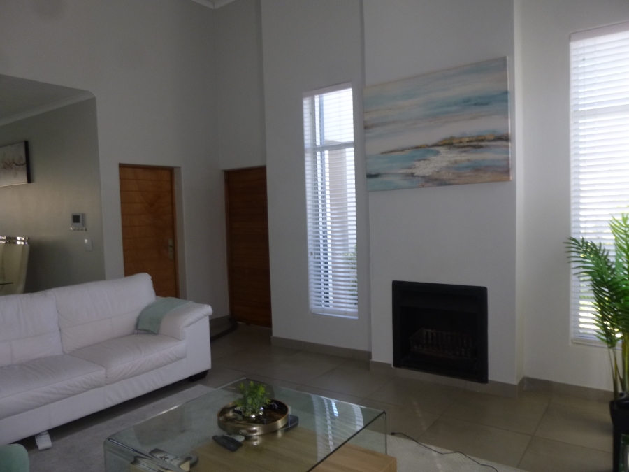 To Let 4 Bedroom Property for Rent in Parklands North Western Cape
